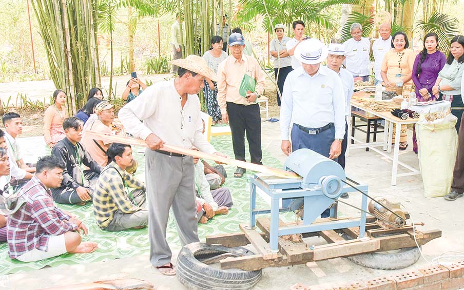 Training on banana fibre value-added product opens for new biz ...